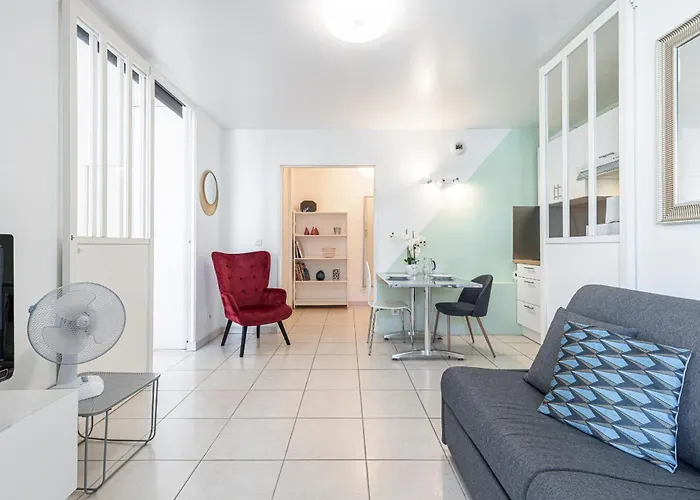 Quiet 1 Bdr Port! Close Place Du Pin Garibaldi